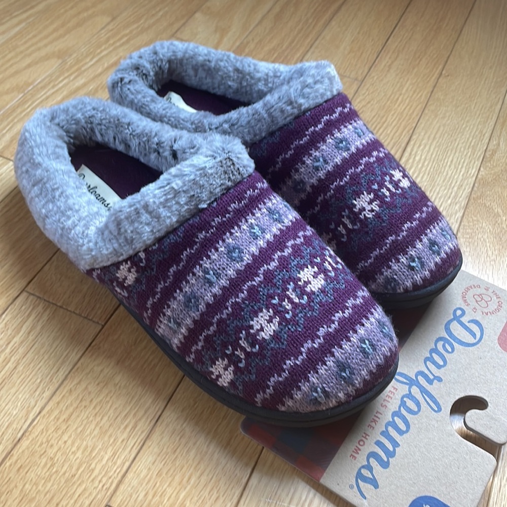 NWT, Size10, Women’s Dearfoams Slippers